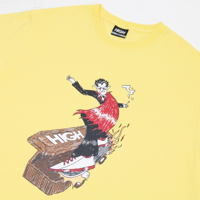 Camiseta High Conde Drcula Amarelo